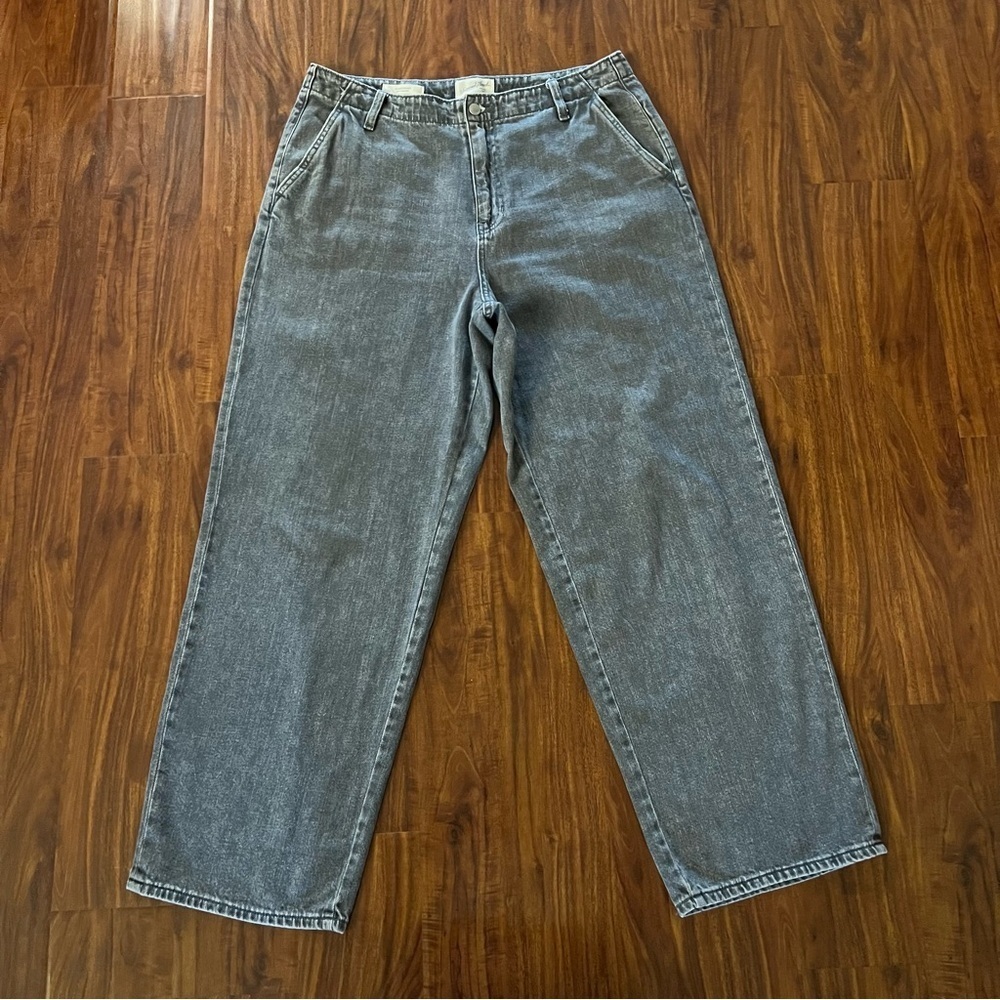 Universal Thread Gray/Faded Black Relaxed Straight High Rise Jeans size 12/31